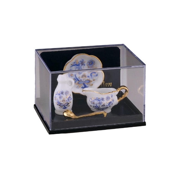 Picture of Oilcan, Gravy Boat and Backing Dish - Blue Onion Gold Design